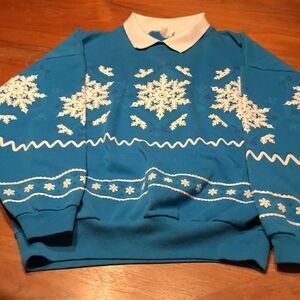 California Lifestyles vintage snowflake sweatshirt white featured in puff paint